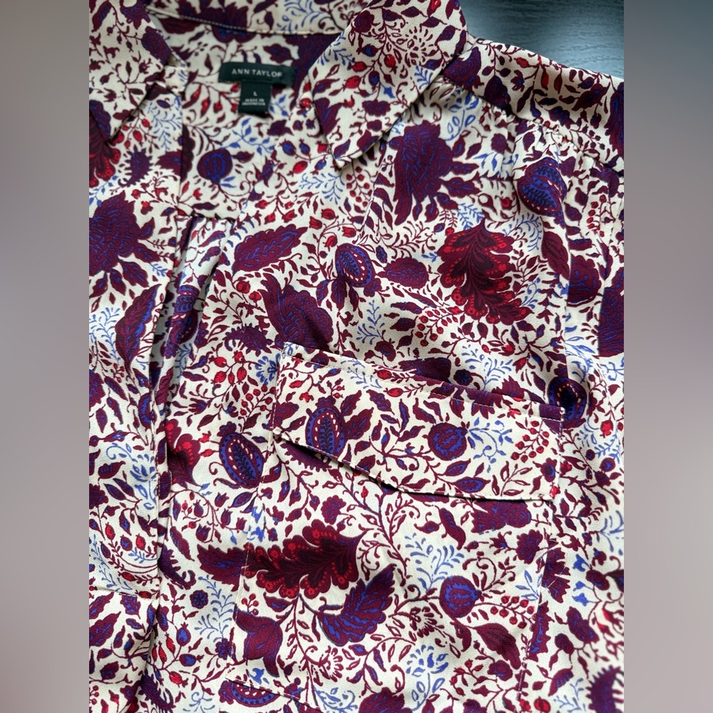 Ann Taylor Paisley Pullover Blouse Size Large Burgundy Navy Boho - Picture 8 of 8